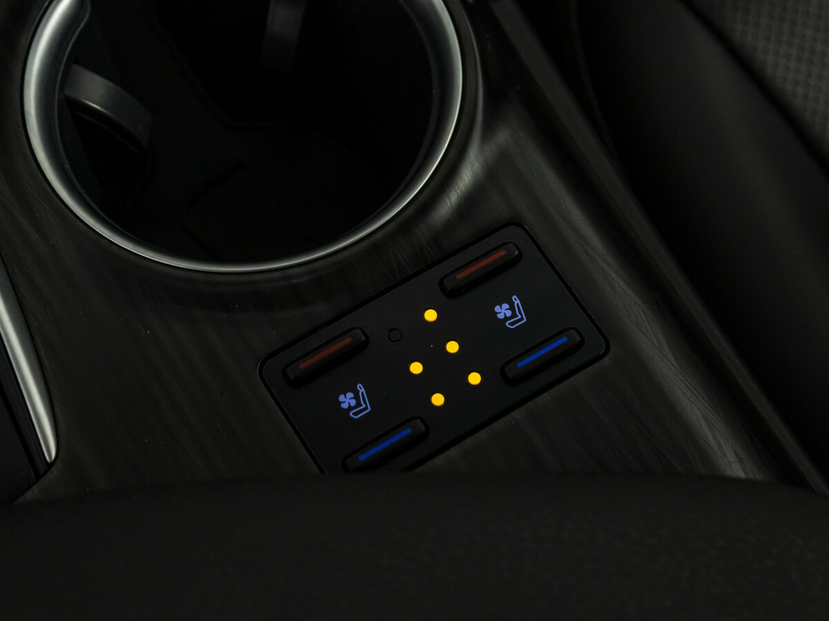 Toyota Camry VIII (XV70) Рестайлинг, 2023 Фото №15