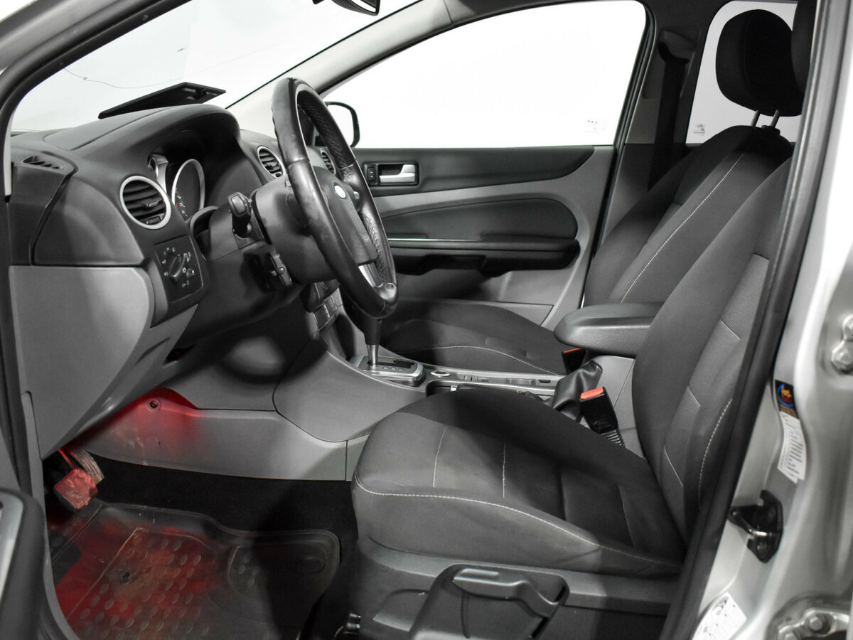 Ford Focus II Рестайлинг, 2010 Фото №11