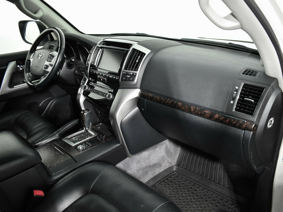 Toyota Land Cruiser 200 Series Рестайлинг 1, 2013 Фото №13