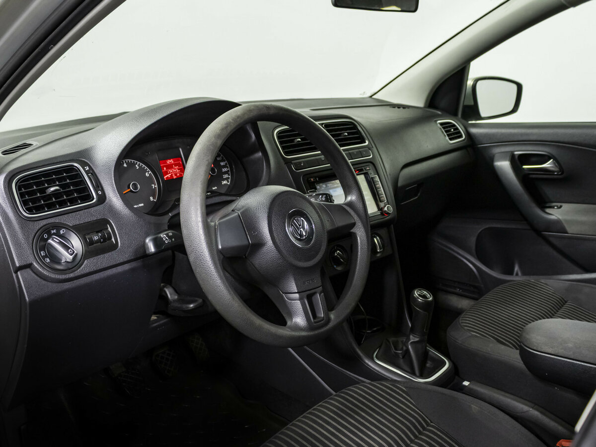 Volkswagen Polo V, 2011 Фото №9